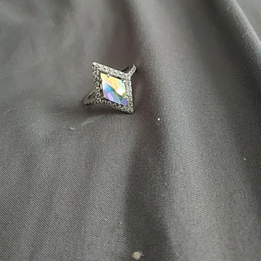 Unique silver ring with swavorski crystal